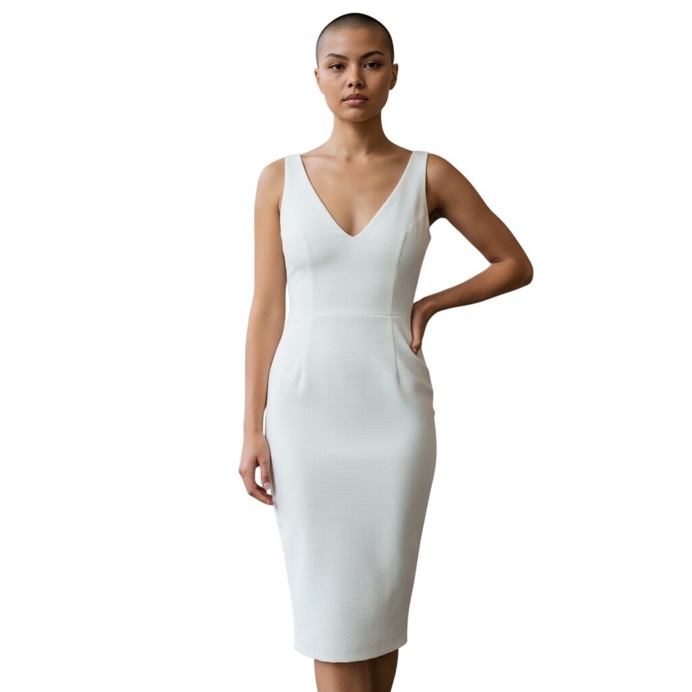Dress the Population Lyla Off White V Neck Crepe Sheath‎ Knee Length Dress XXS